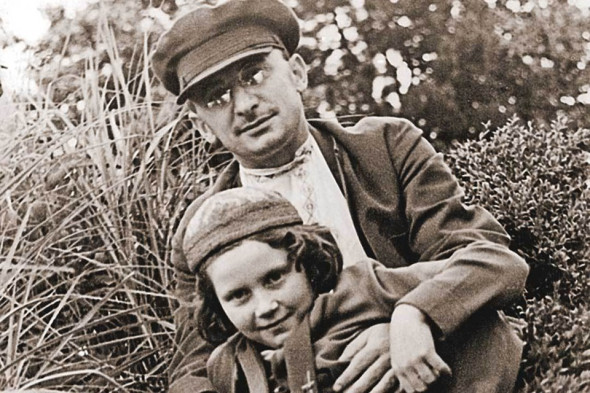 Загадка Лаврентия Берии: «Главный злодей сталинской эпохи» вел СССР к процветанию? Загадка Лаврентия Берии: «Главный злодей сталинской эпохи» вел СССР к процветанию?